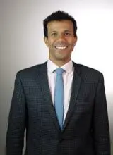 Foto oficial de Professor Gustavo Salles (TSE)