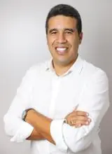 Foto oficial de U de Raquel (TSE)