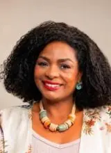 Foto oficial de Professora Léo Simão (TSE)
