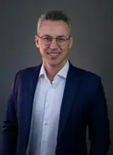 Foto oficial de Lucas Esmeraldino (TSE)
